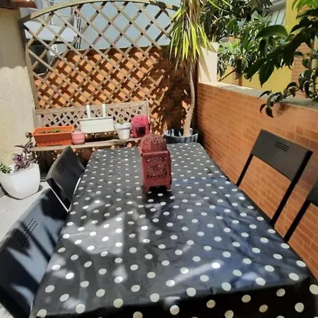 Charming Sunny Terrace / One Bedroom Apartment Lissabon