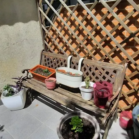 Daire Charming Sunny Terrace / One Bedroom *