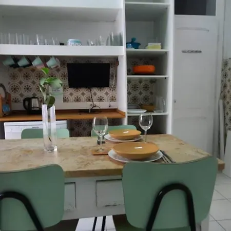 Charming Sunny Terrace / One Bedroom Daire *