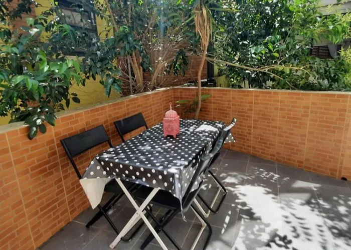 Charming Sunny Terrace / One Bedroom Apartamento