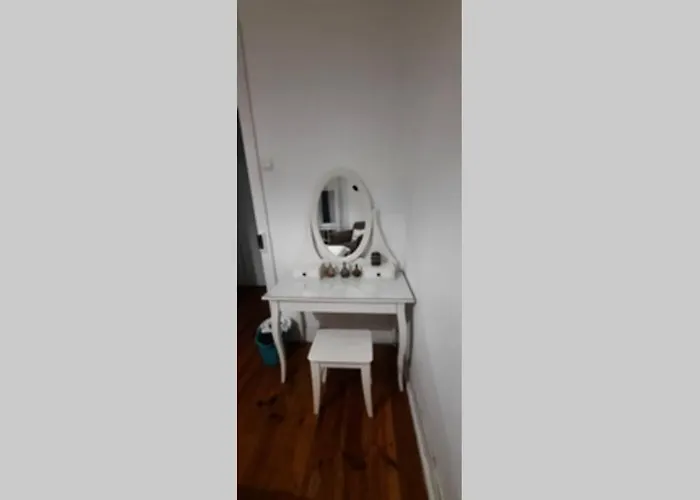 Charming Sunny Terrace / One Bedroom * Lisboa